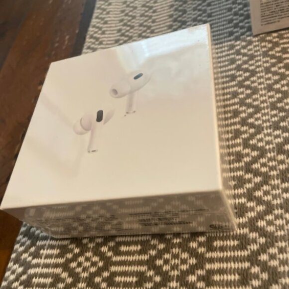Apple AirPods Pro (2nd generation) New